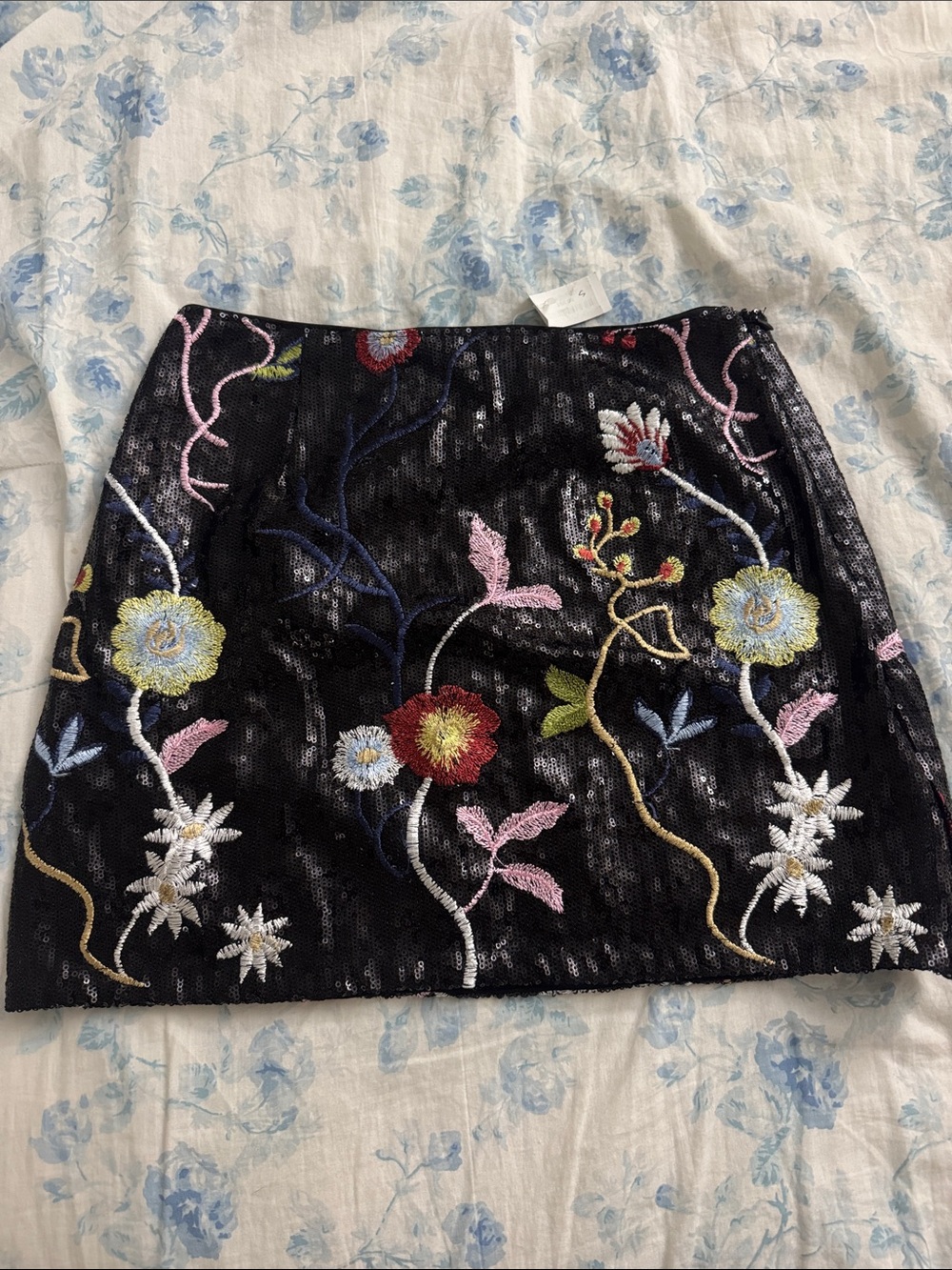 New Embroidered Floral Sequin Mini Skirt - Black